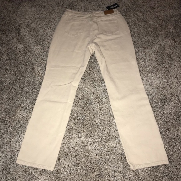 Missguided cream high waisted mom jeans - Picture 3 of 4